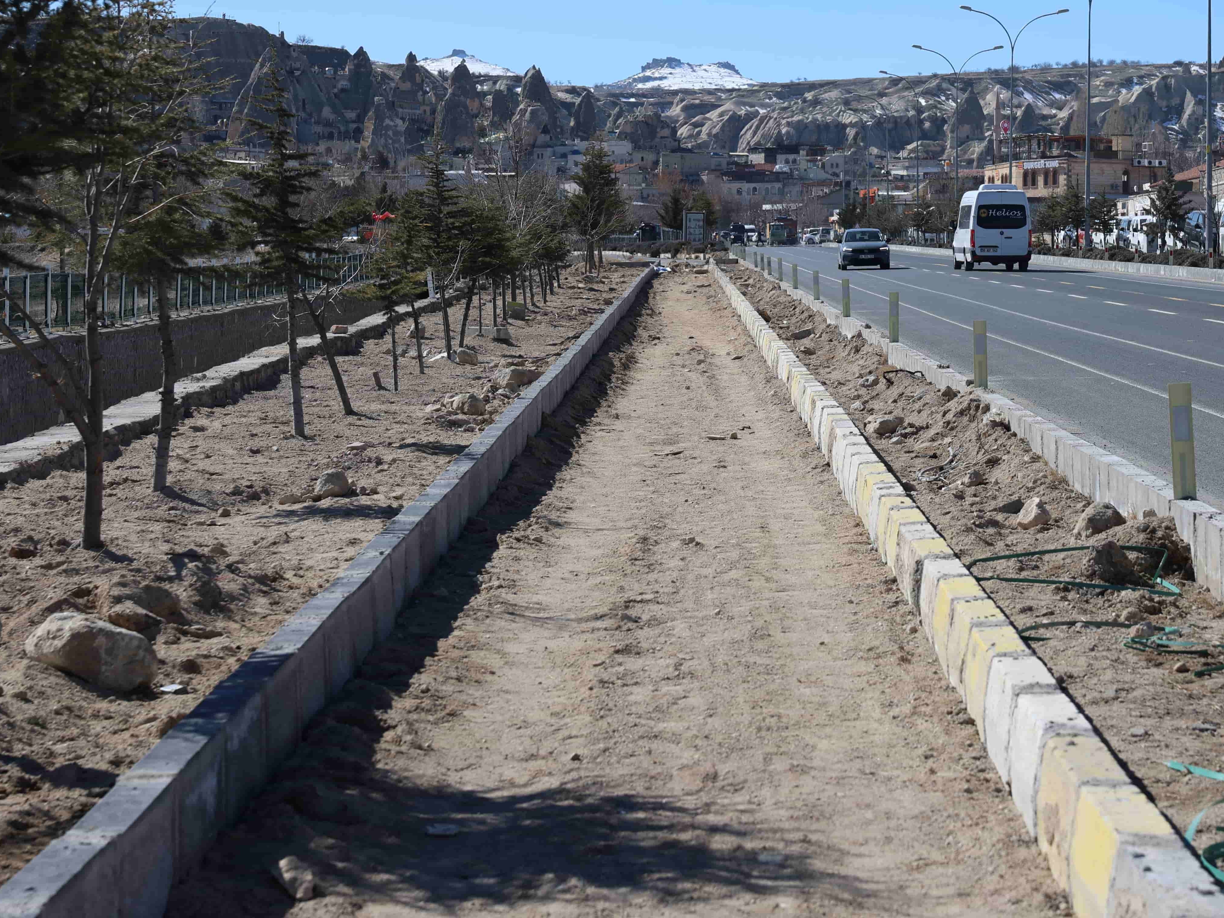 Bilal Eroğlu Caddesi Yürüyüş Yolu 