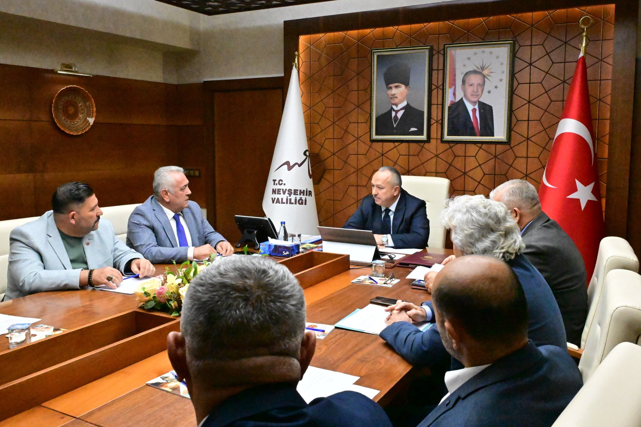 Belediye Başkanımız Ömer Eren, KAP-HİB Encümen Toplantısına Katıldı.