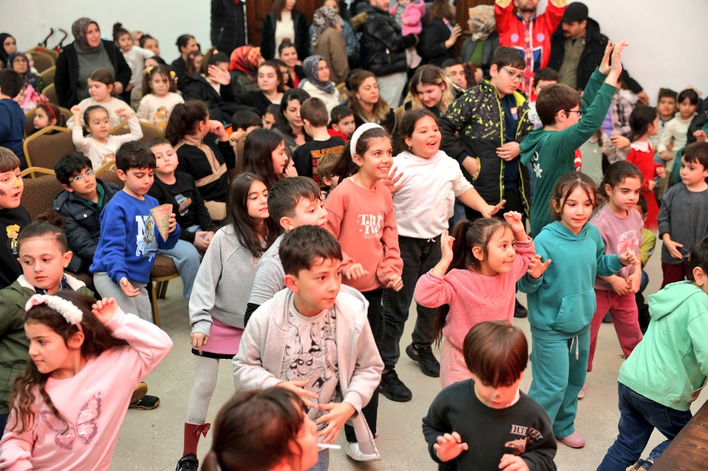 Minik Kalplerin Ramazan Şenliği'nde Çocuklar Doyasıya Eğlendi.