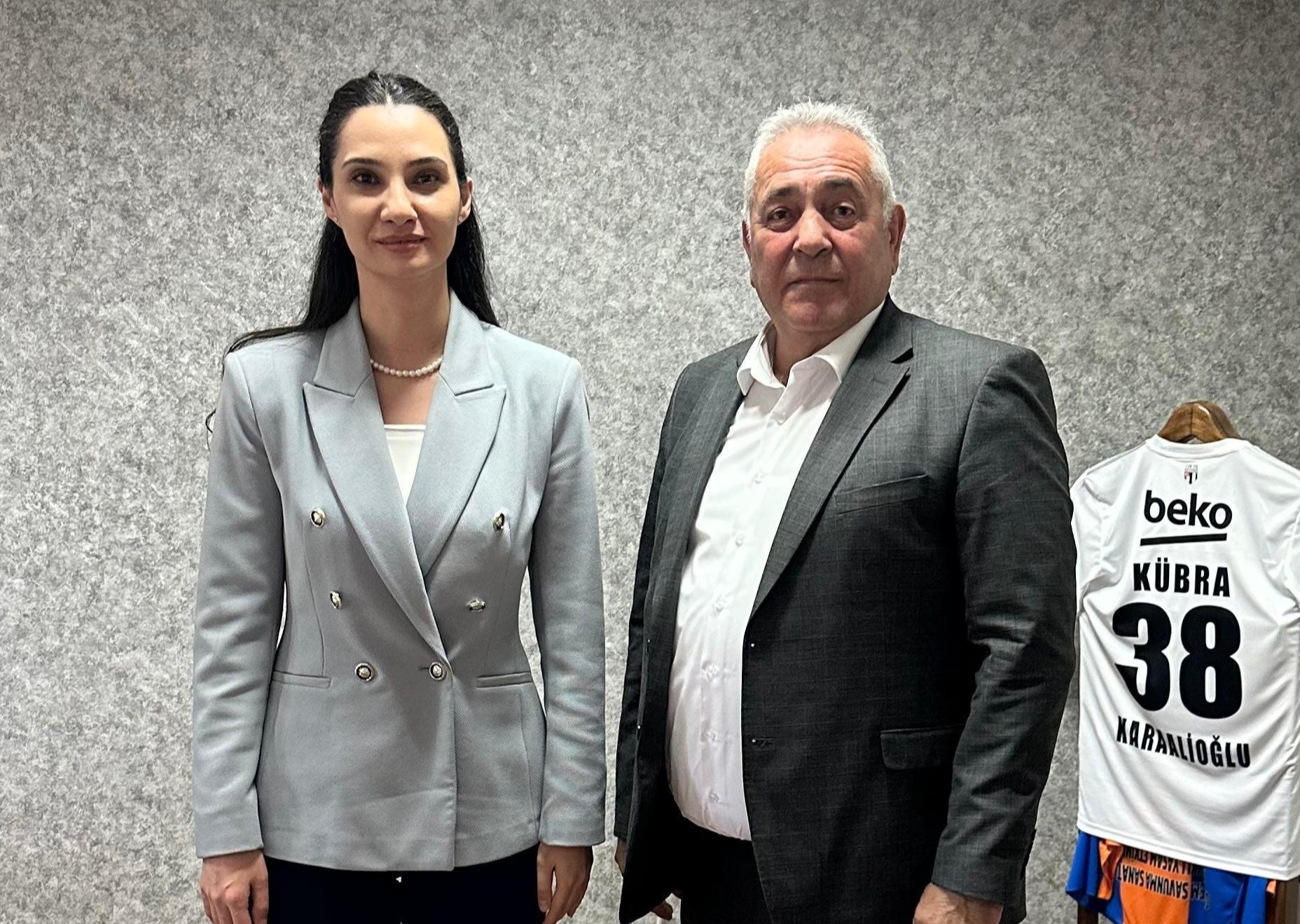 BAŞKANIMIZDAN VALİ YARDIMCIMIZ SAYIN KÜBRA KARAALİOĞLU'NA ZİYARET